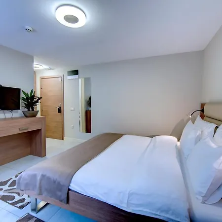 Srbija Garden-free Parking Hotel 4*