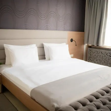 Hotel Srbija Garden-free Parking 4*