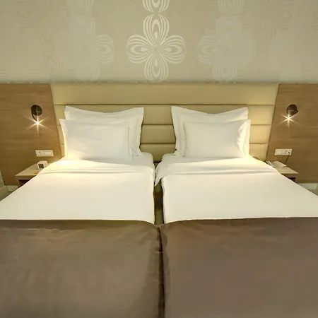 Hotel Srbija Garden-free Parking-upon Availability Belgrad
