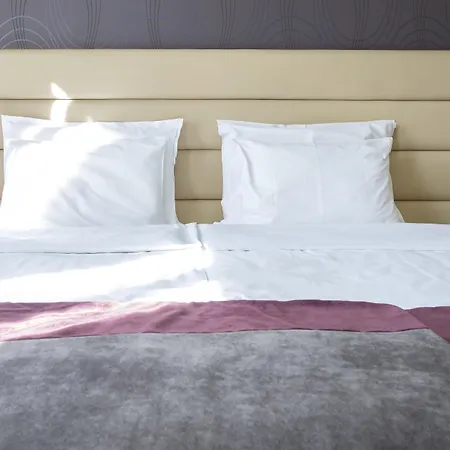 Hotel Srbija Garden-free Parking-upon Availability Belgrad