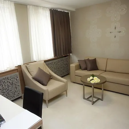 Hotel Srbija Garden-free Parking 4*